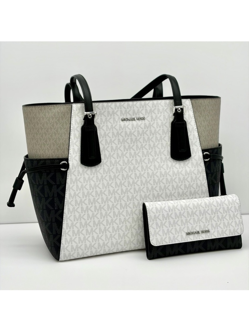 Michael Kors Voyager Colorblock Signature Tote Shoulder Bag and Wallet Set